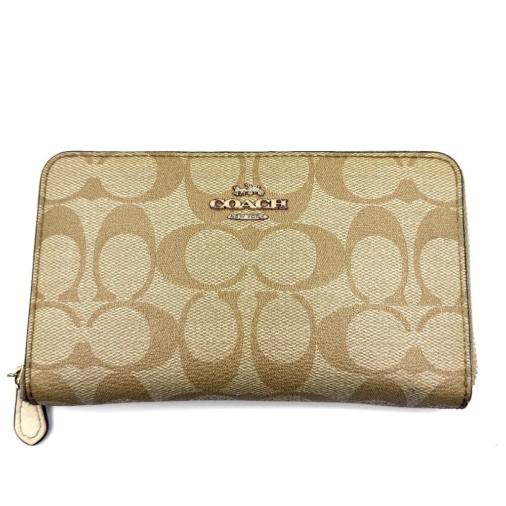 Coach Medium Id Zip Wallet In Signature Canvas